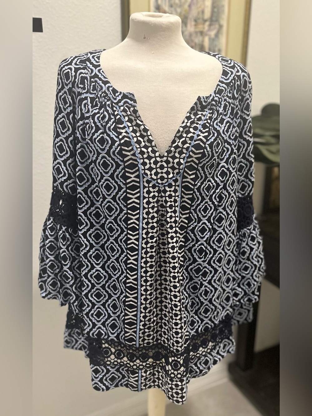 crown & ivy curvy Navy and White Geometric Tunic Blouse